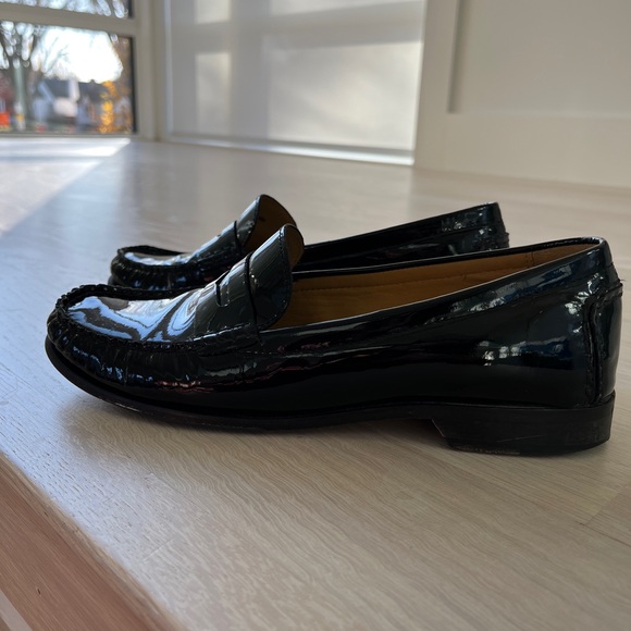 COLE HAAN Black Patent Leather Penny Loafers Academia Office Preppy - Picture 6 of 16
